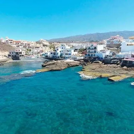 Atico Con Vistas Al Mar En El Centro De La Caleta 아데제