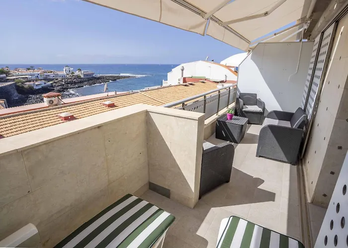 Ático con vistas al mar en el centro de La Caleta