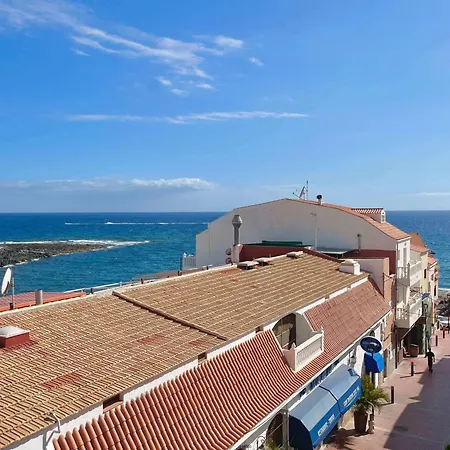 Atico Con Vistas Al Mar En El Centro De La Caleta *